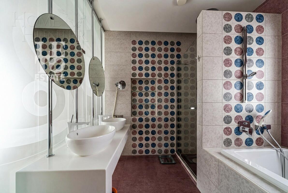 2-этажный коттедж 1 129 м² с отделкой