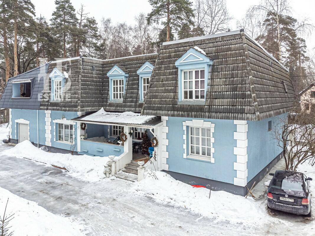 4-этажный коттедж 584 м² с отделкой