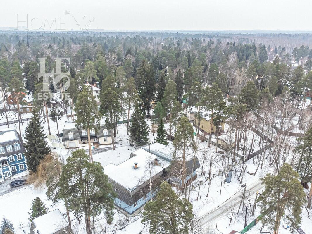 4-этажный коттедж 584 м² с отделкой