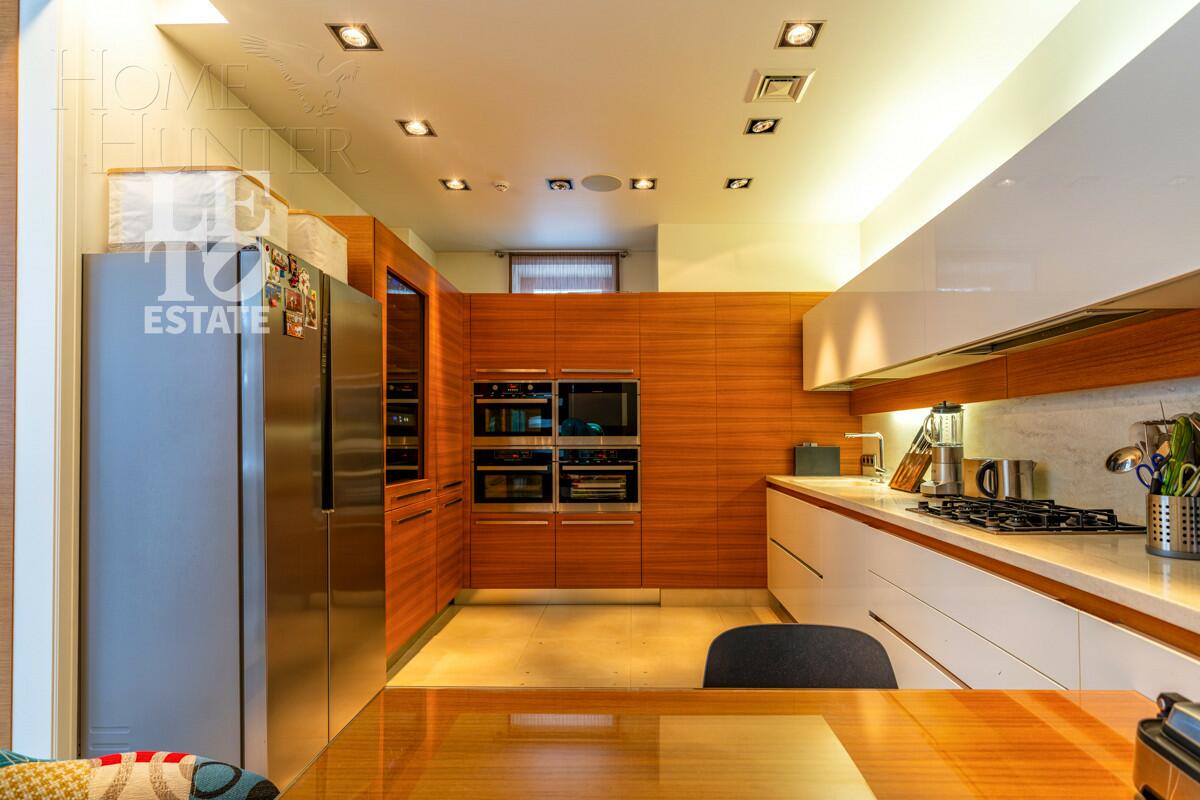 2-этажный коттедж 1 129 м² с отделкой