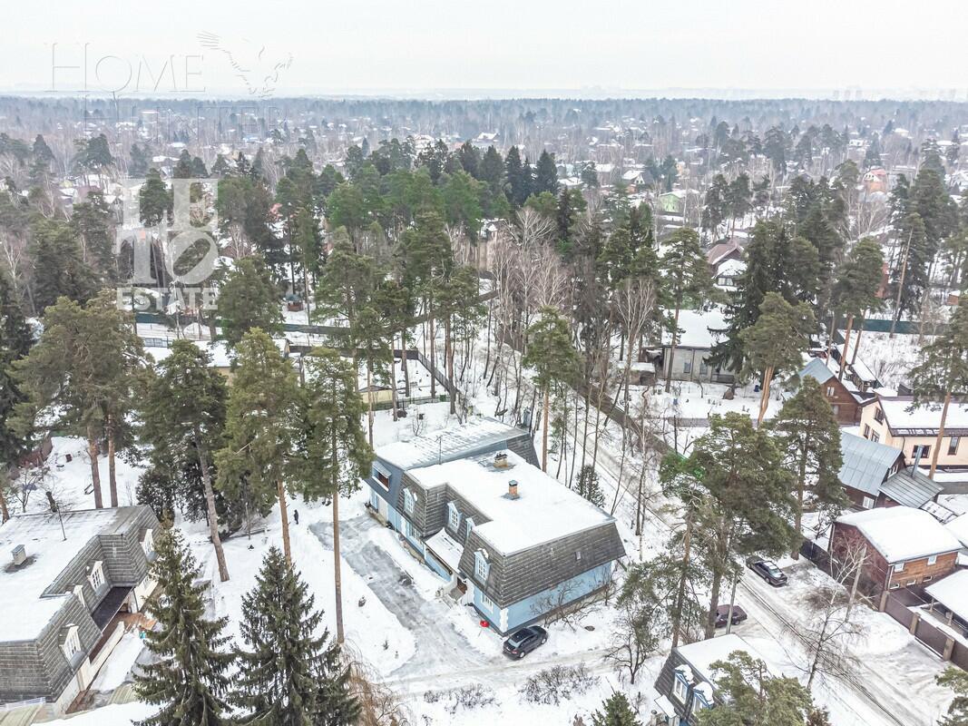 4-этажный коттедж 584 м² с отделкой