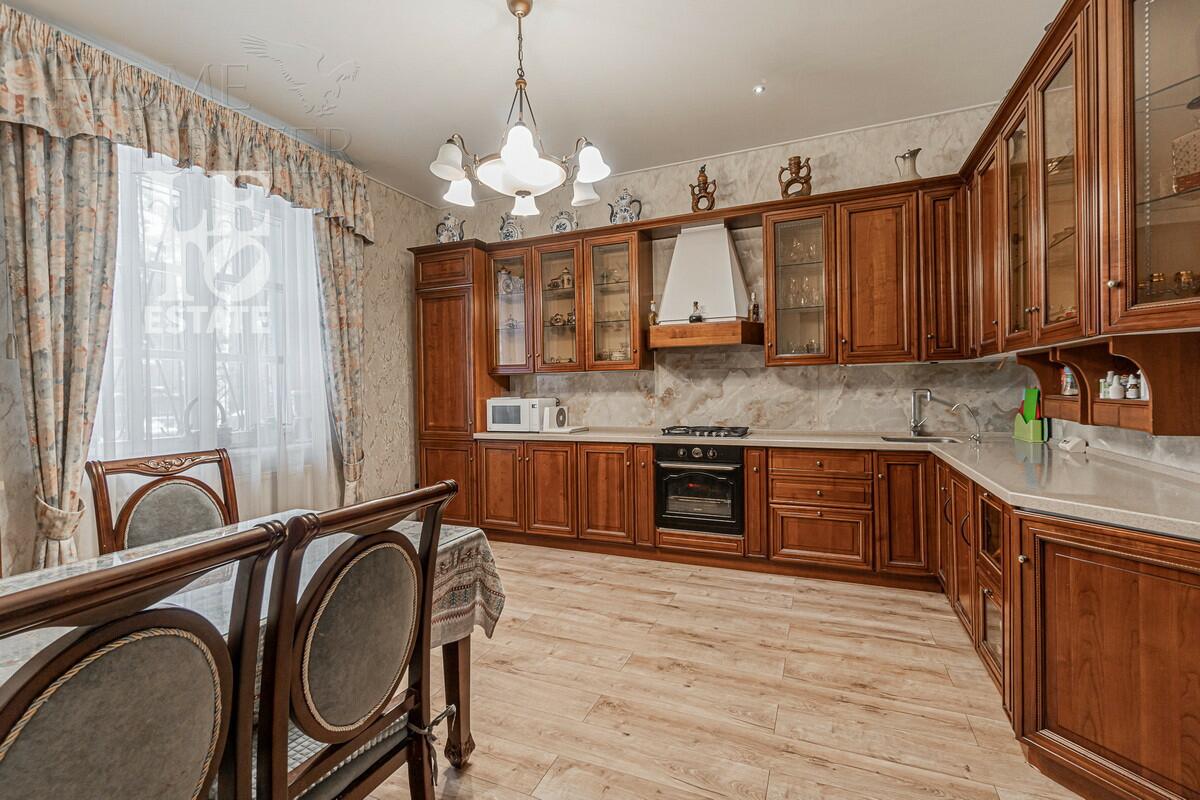 4-этажный коттедж 584 м² с отделкой