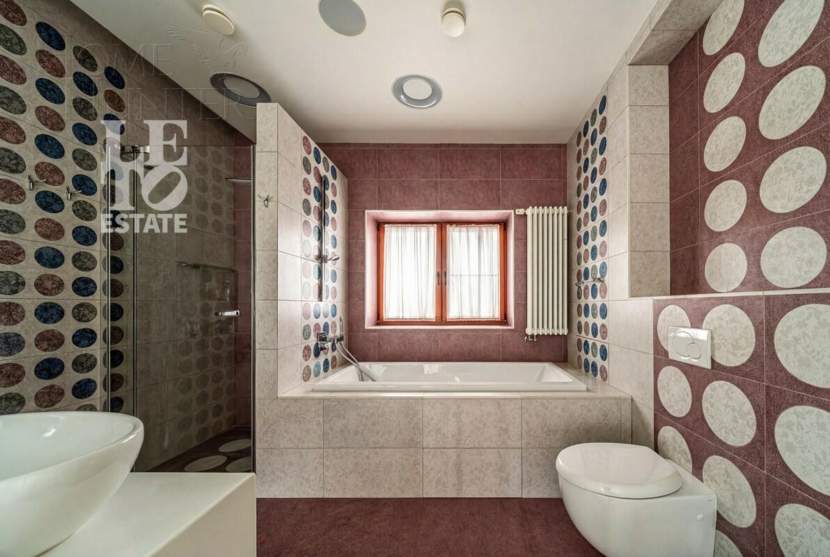 2-этажный коттедж 1 129 м² с отделкой