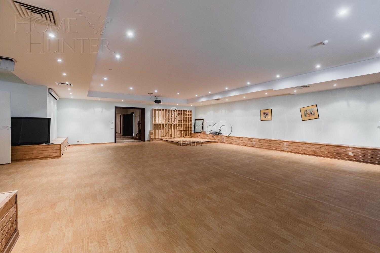 2-этажный коттедж 1 192 м² с отделкой