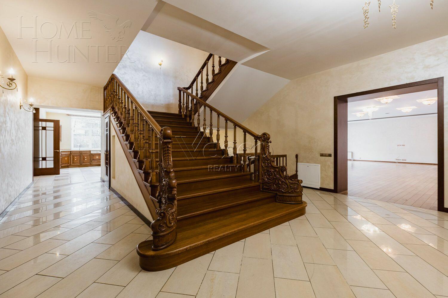 2-этажный коттедж 1 192 м² с отделкой