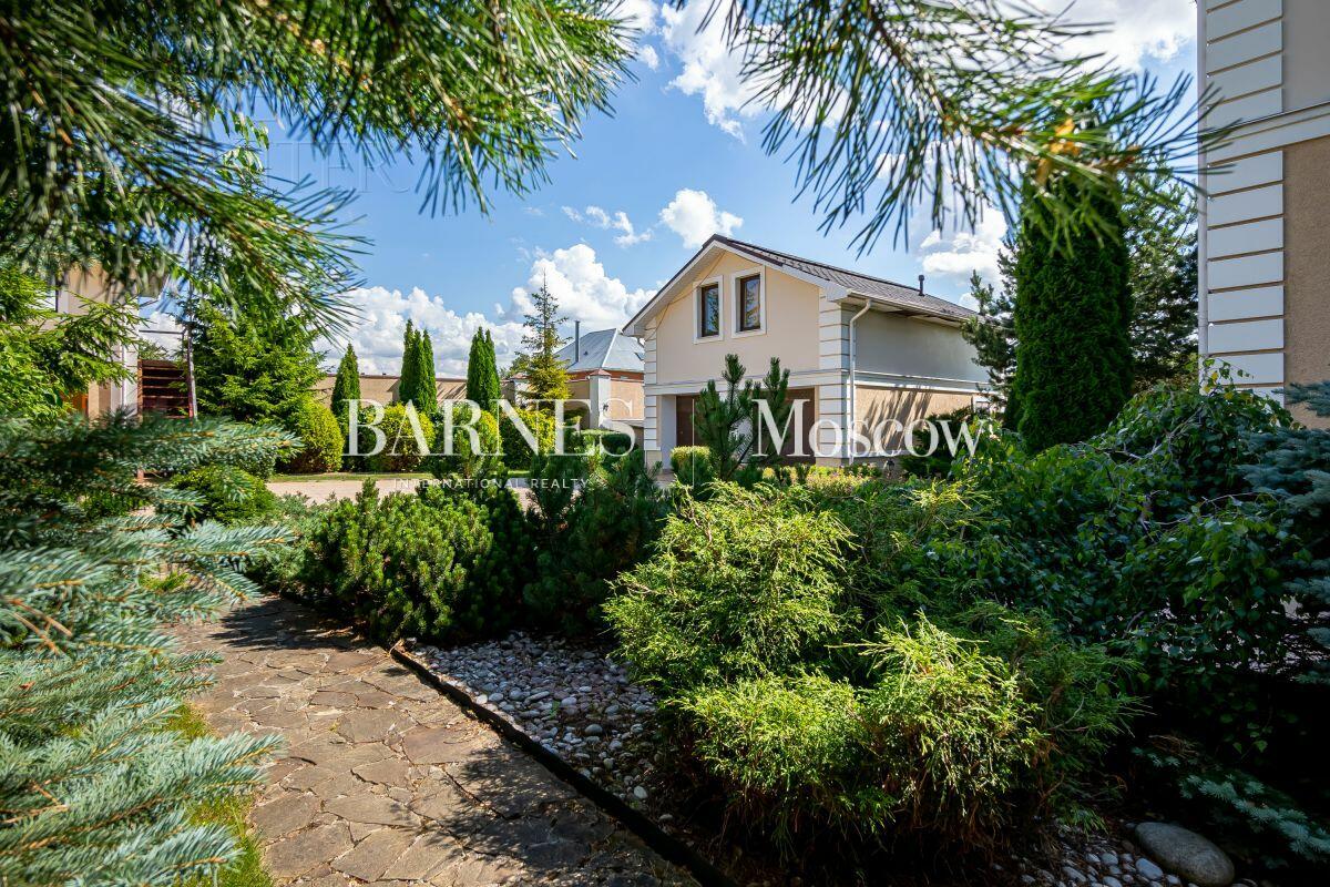 2-этажный коттедж 700 м² с отделкой