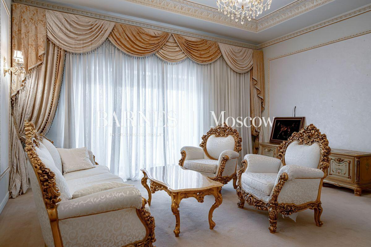 2-этажный коттедж 700 м² с отделкой