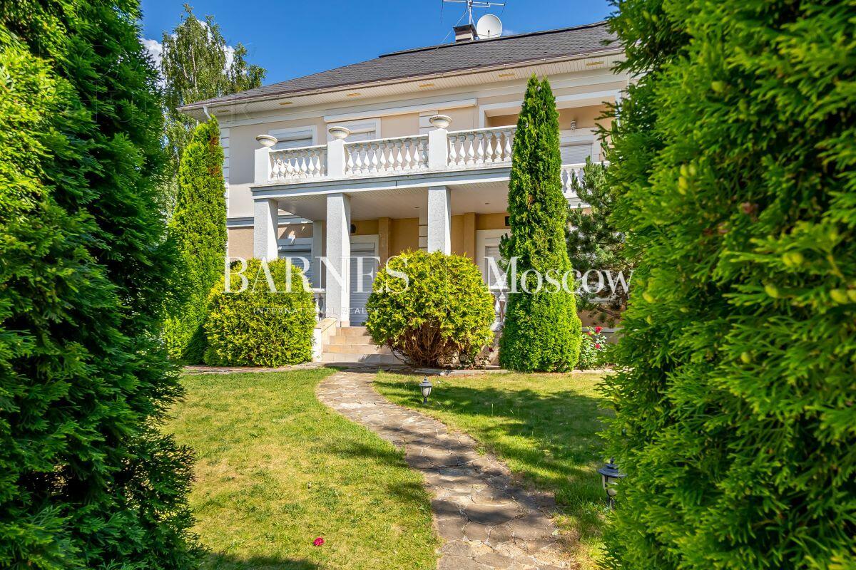 2-этажный коттедж 700 м² с отделкой