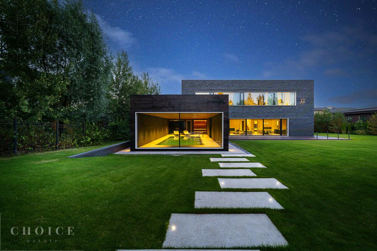 2-этажный коттедж 852 м² с отделкой