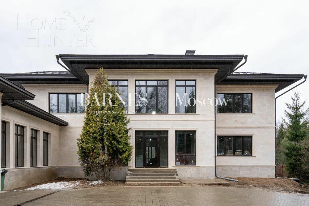 2-этажный коттедж 1 120 м² без отделки