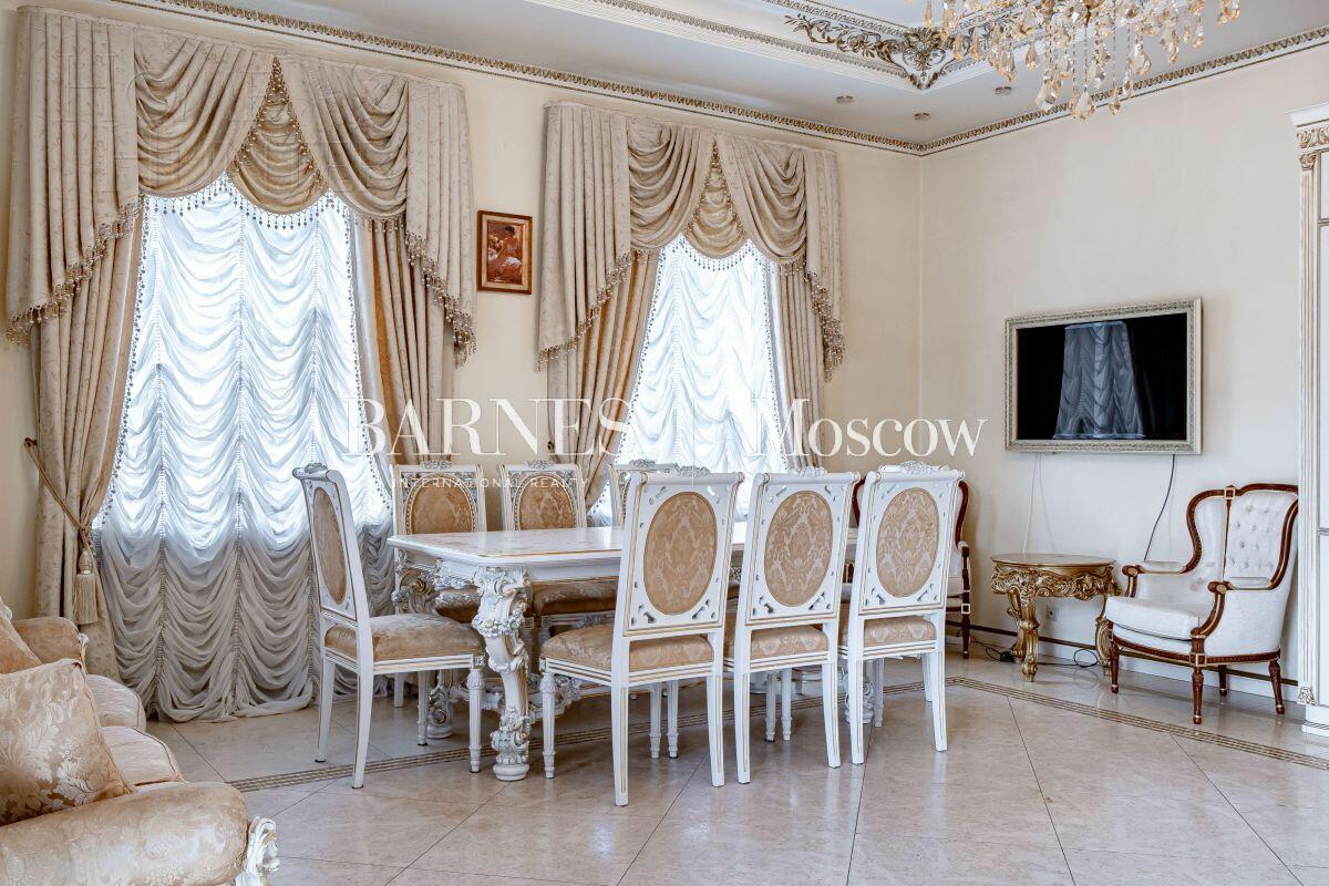 2-этажный коттедж 700 м² с отделкой