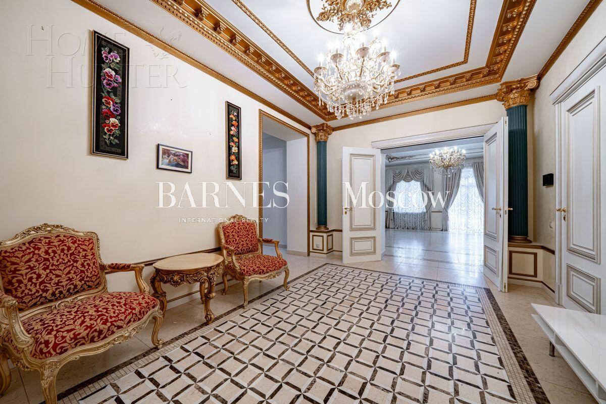 2-этажный коттедж 700 м² с отделкой