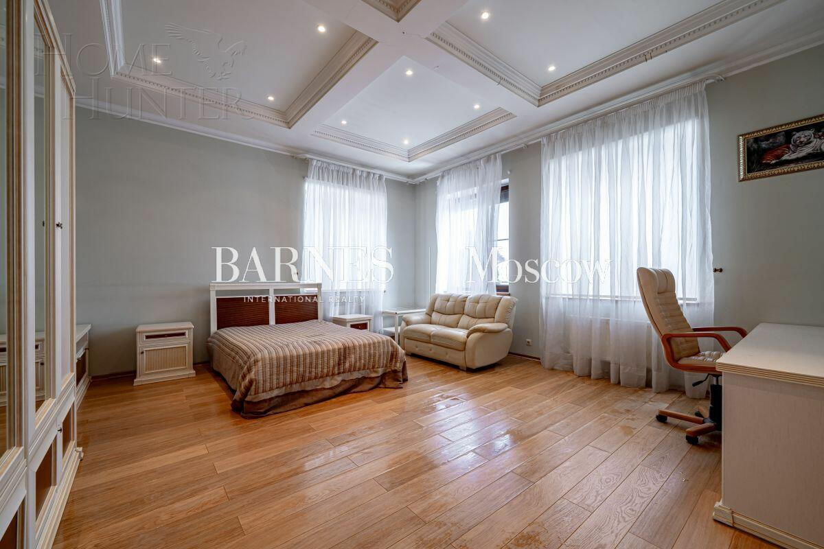 2-этажный коттедж 700 м² с отделкой