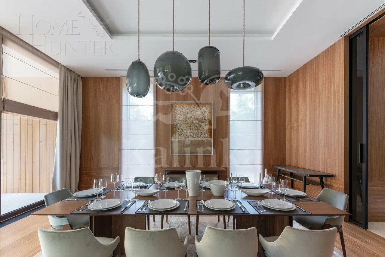 3-этажный коттедж 1 500 м² с отделкой