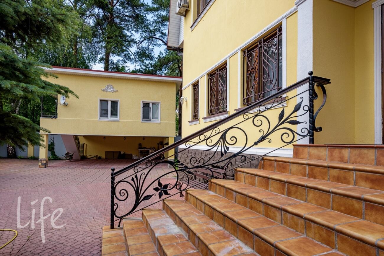 2-этажный коттедж 450 м² с отделкой