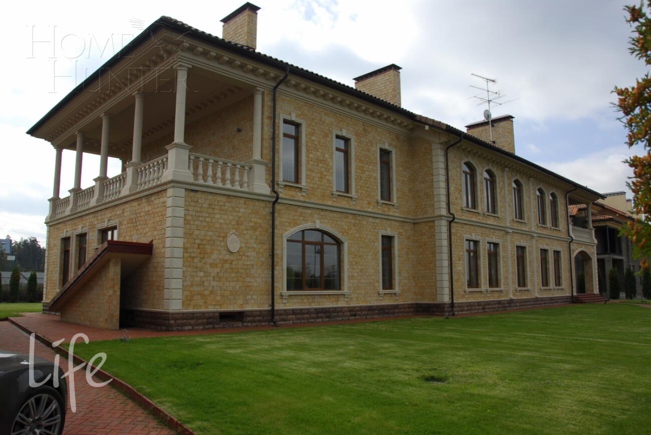 2-этажный коттедж 1 327 м² без отделки