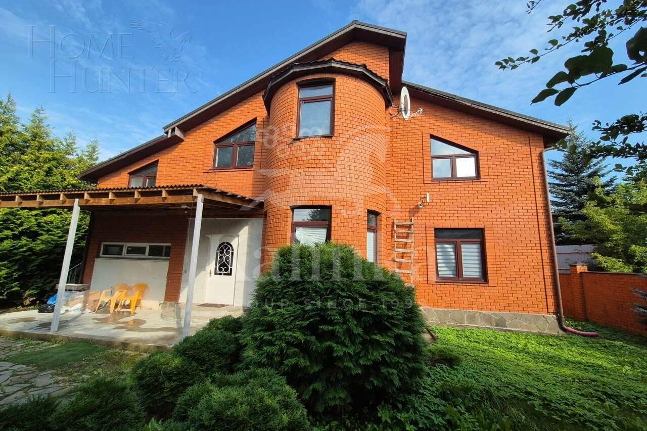 2-этажный коттедж 300 м² с отделкой