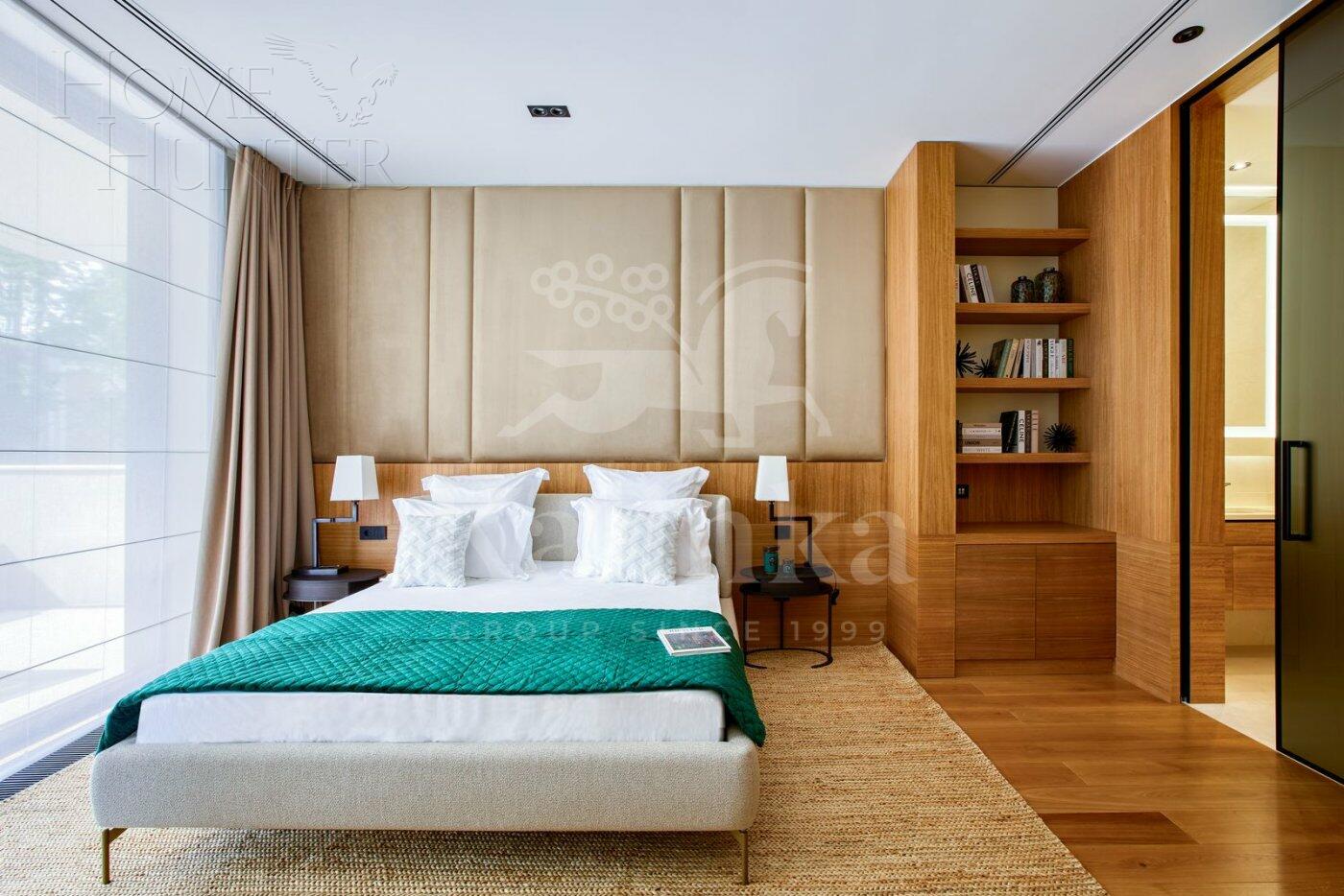 3-этажный коттедж 1 500 м² с отделкой