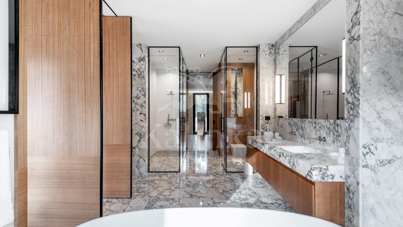 3-этажный коттедж 1 500 м² с отделкой