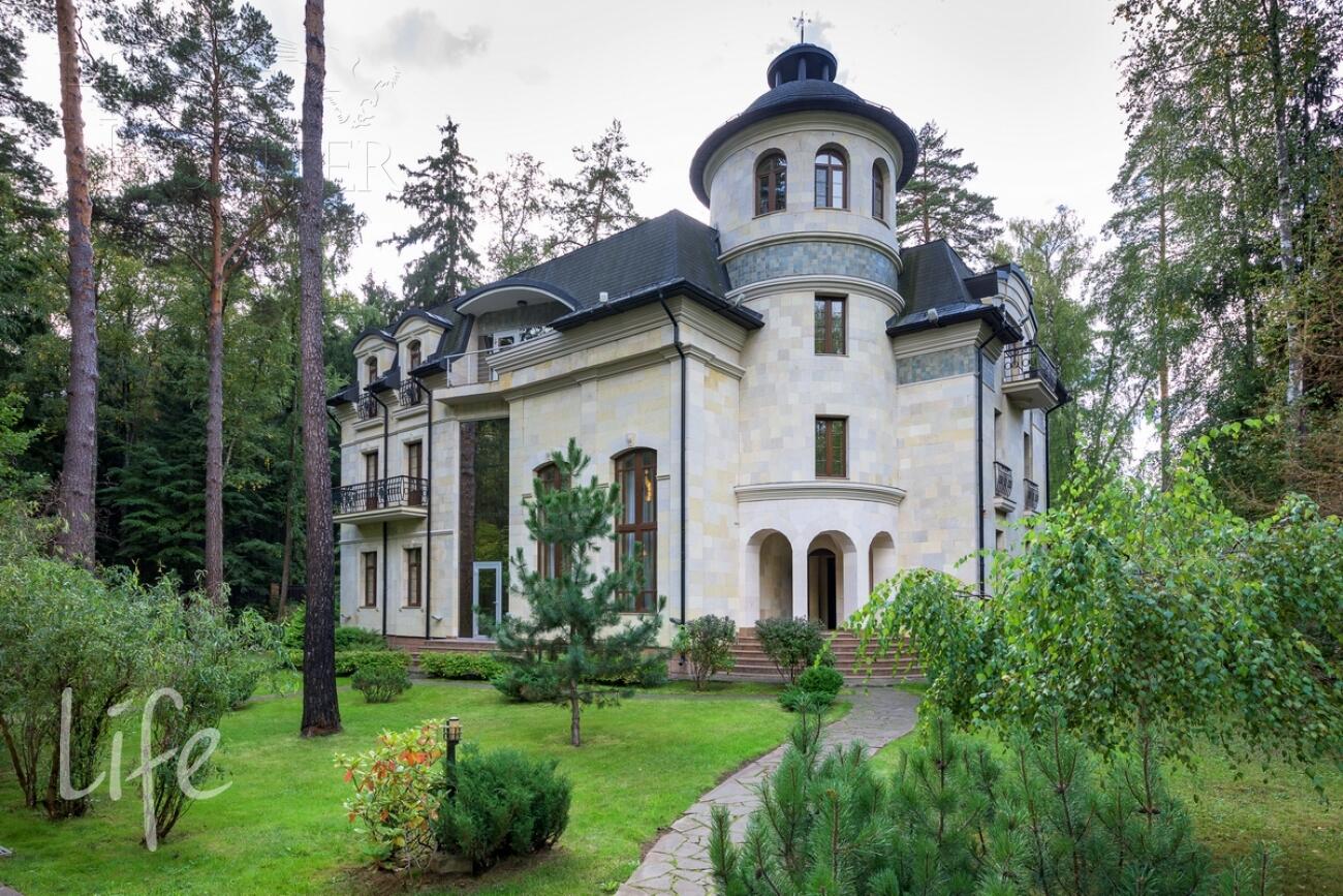 2-этажный коттедж 650 м² с отделкой