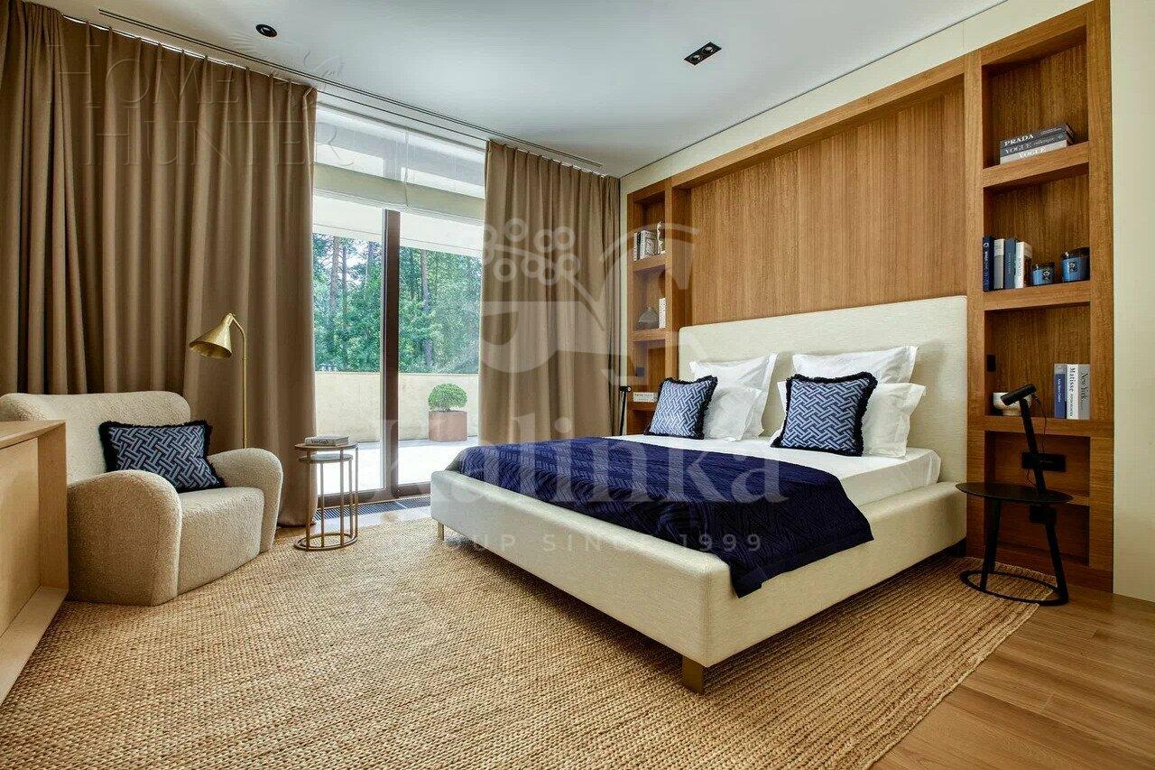 3-этажный коттедж 1 500 м² с отделкой