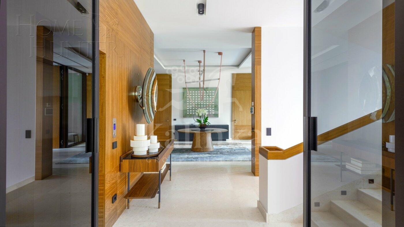 3-этажный коттедж 1 500 м² с отделкой