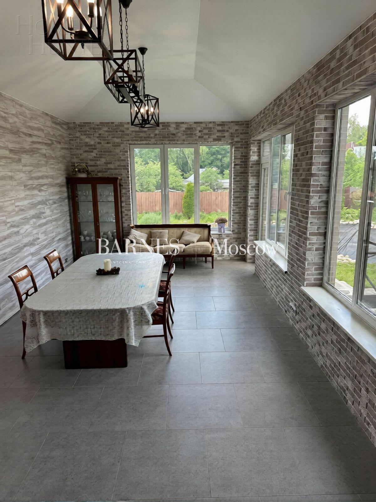 2-этажный коттедж 400 м² с отделкой