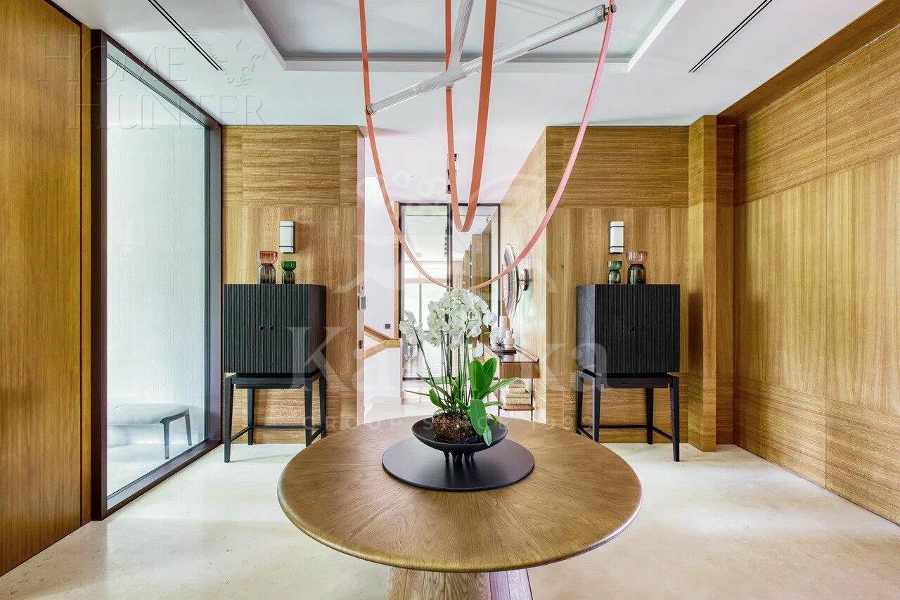 3-этажный коттедж 1 500 м² с отделкой