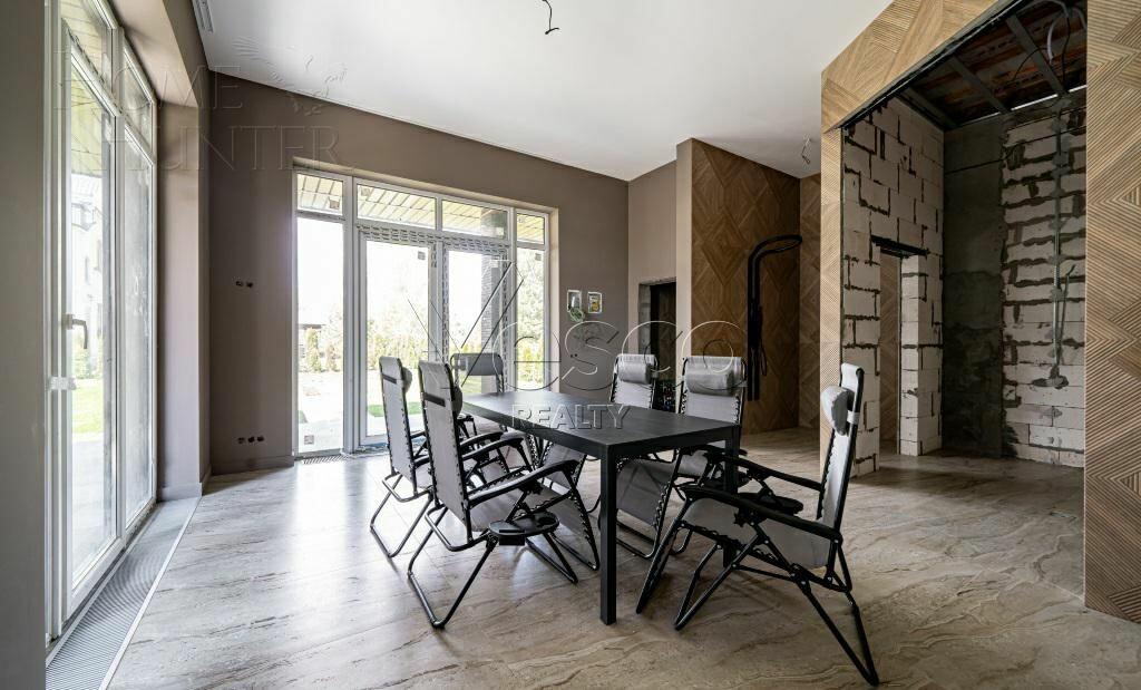 2-этажный коттедж 570 м² с отделкой