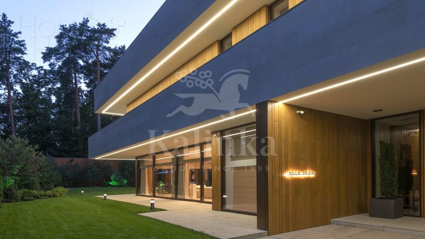 3-этажный коттедж 1 500 м² с отделкой