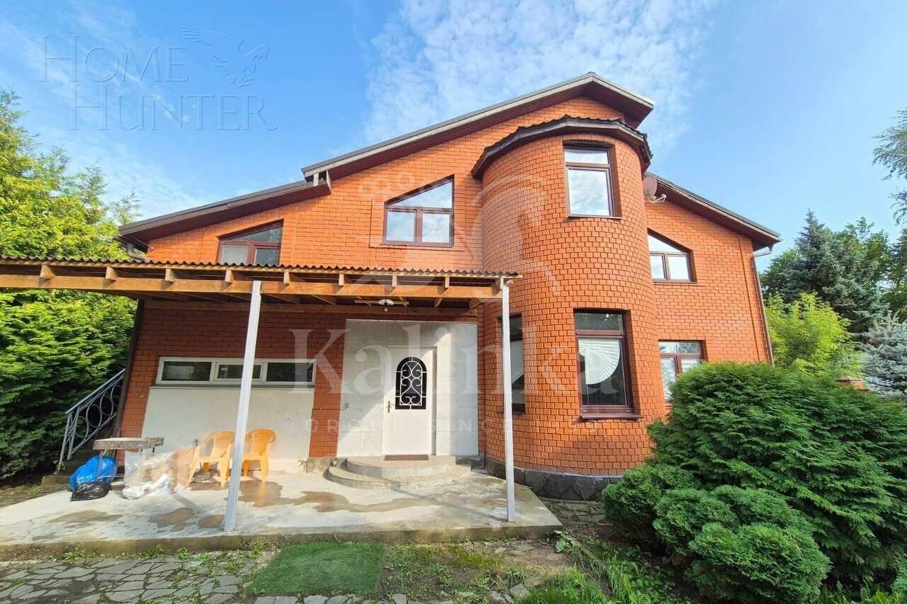 2-этажный коттедж 300 м² с отделкой