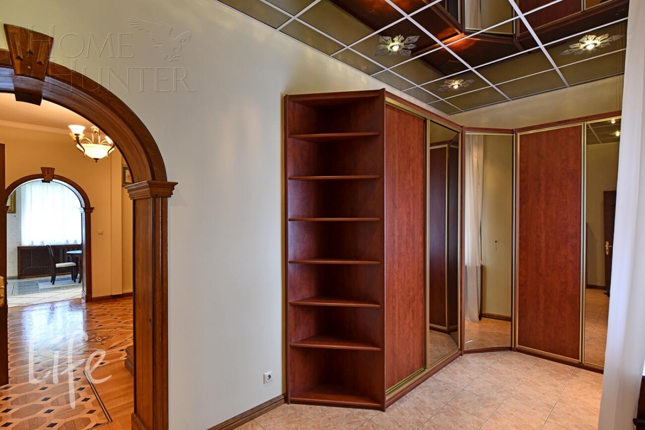 2-этажный коттедж 450 м² с отделкой