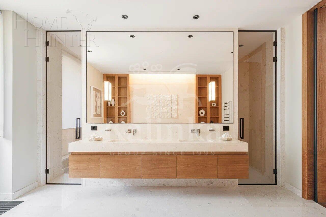 3-этажный коттедж 1 500 м² с отделкой