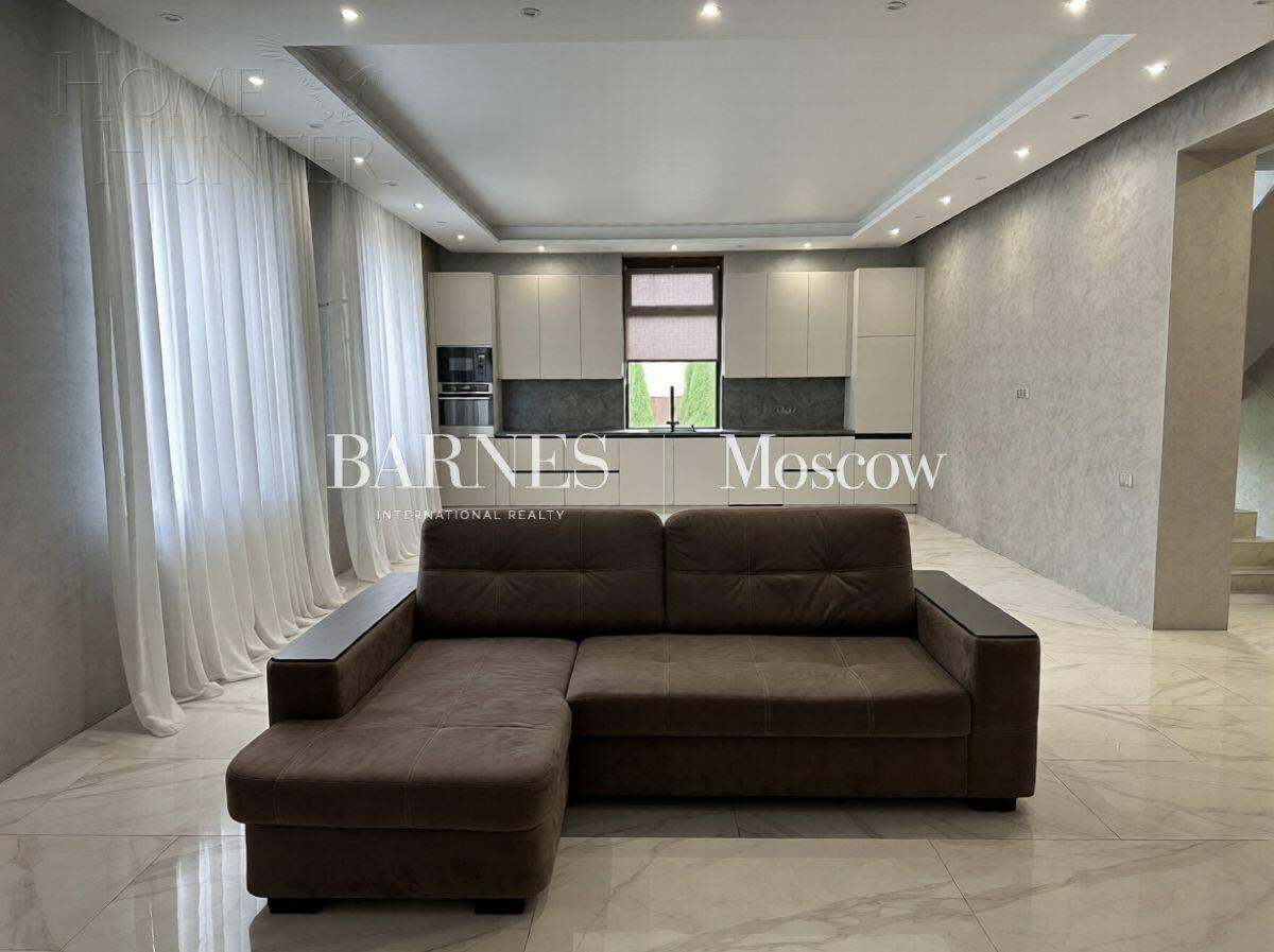 2-этажный коттедж 400 м² с отделкой