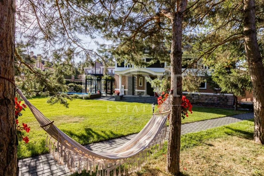 1-этажный коттедж 270 м² с отделкой