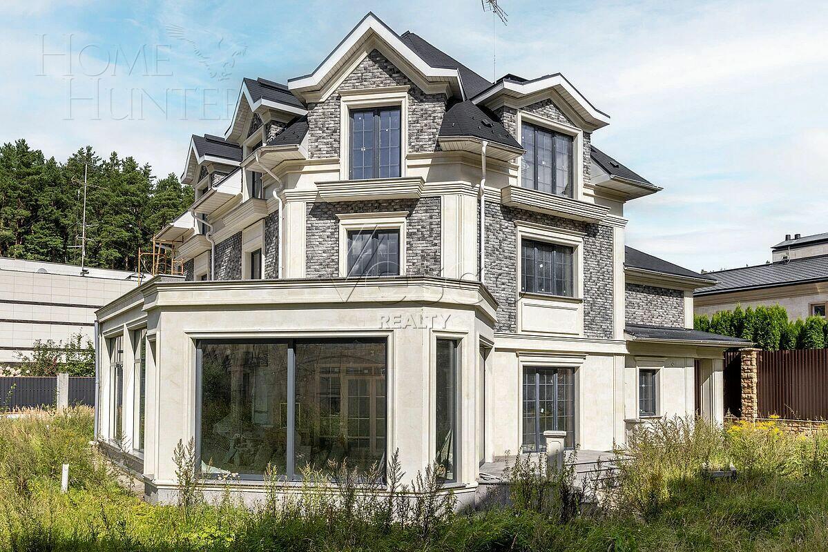 2-этажный коттедж 550 м² без отделки