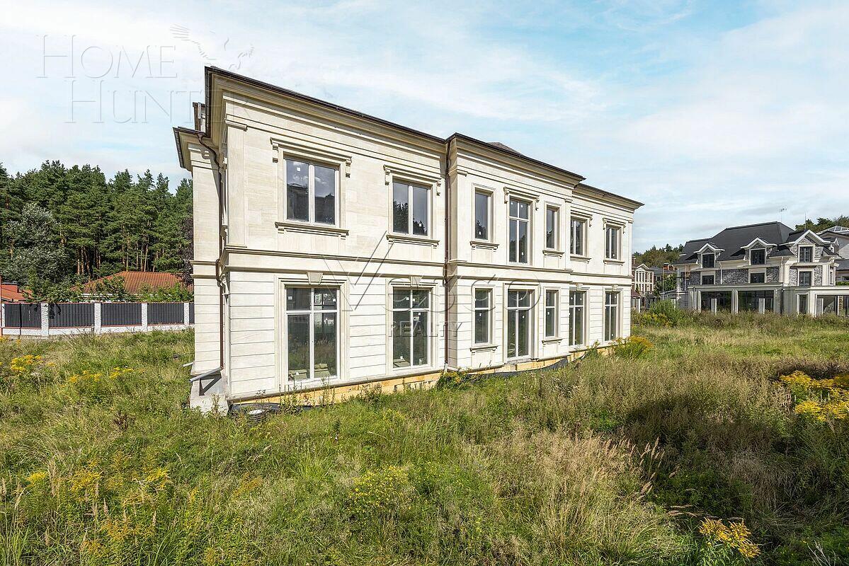 2-этажный коттедж 655 м² без отделки