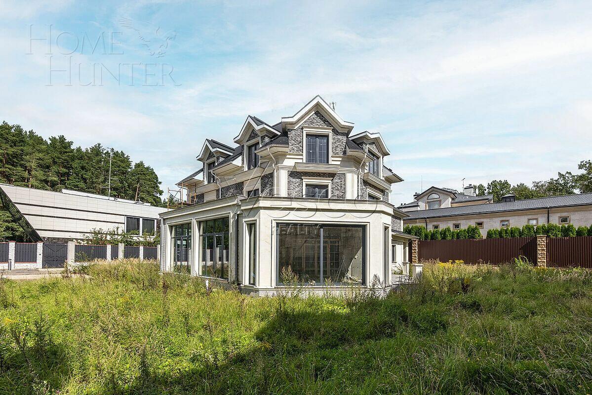 2-этажный коттедж 550 м² без отделки