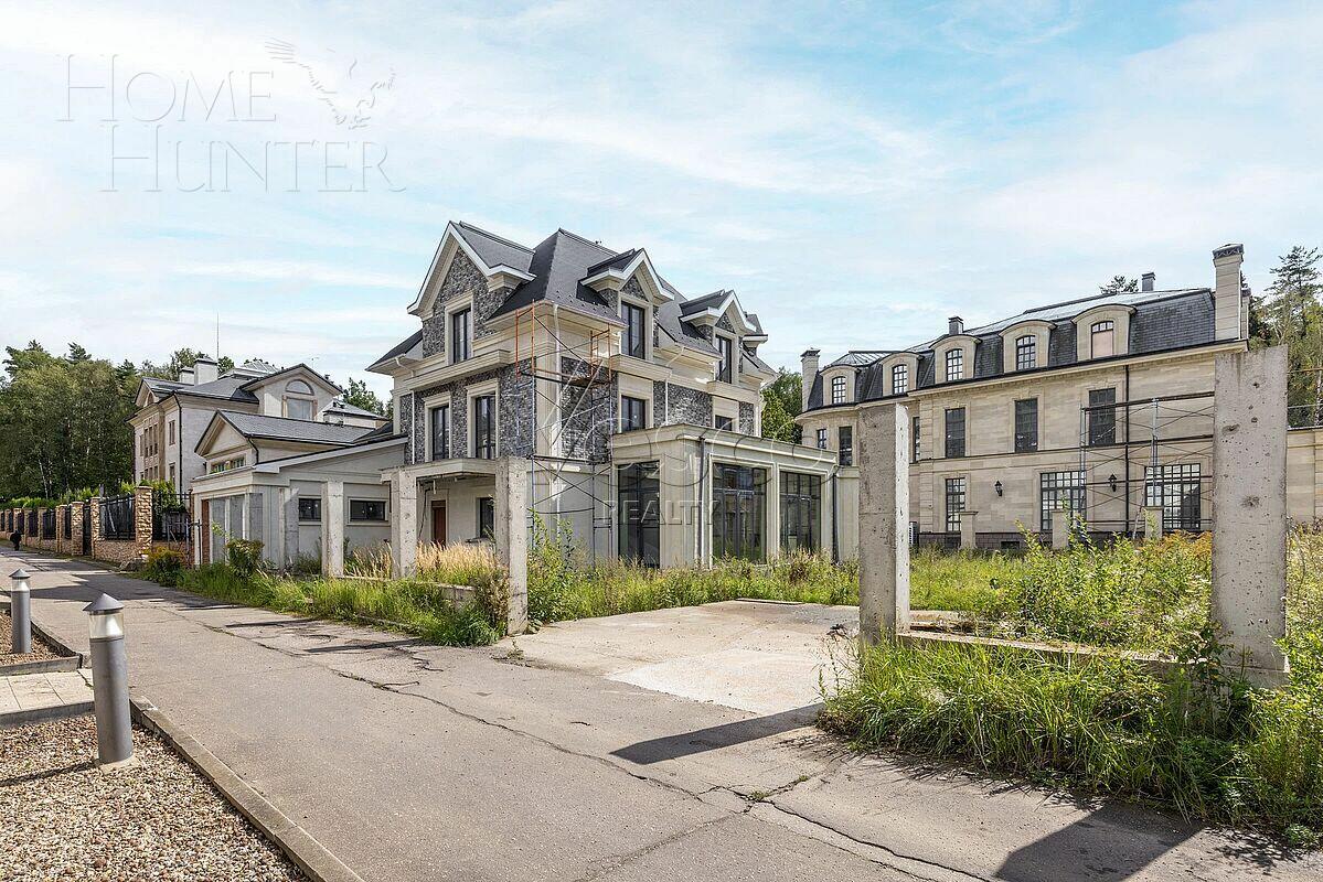 2-этажный коттедж 550 м² без отделки