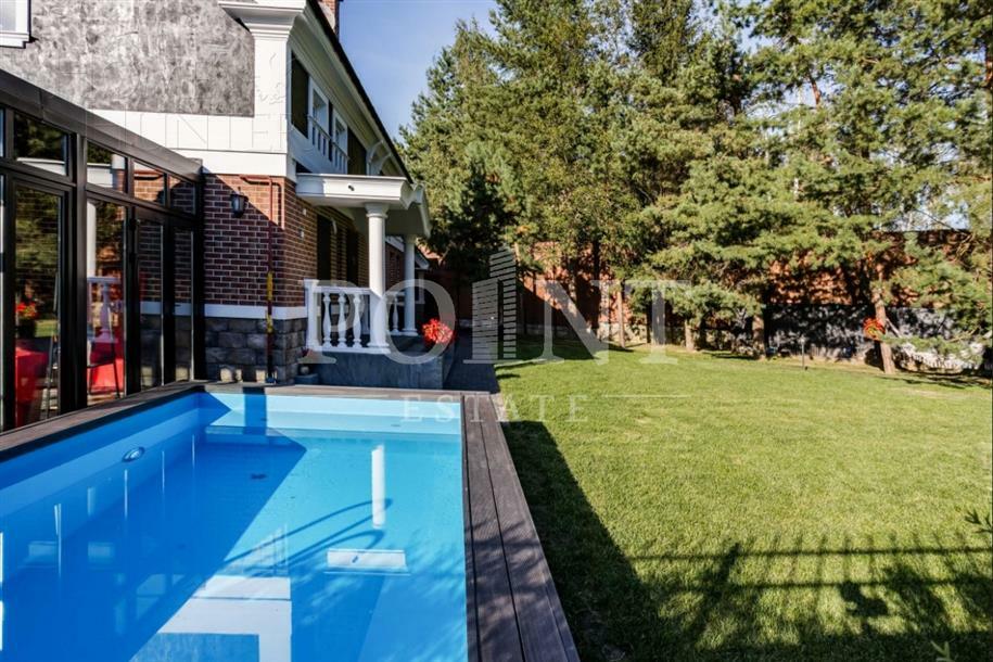 1-этажный коттедж 270 м² с отделкой