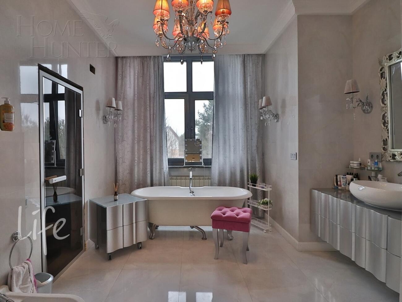 3-этажный коттедж 900 м² с отделкой