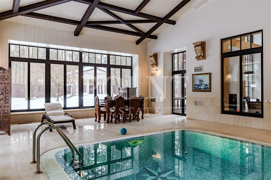 2-этажный коттедж 1 400 м² с отделкой