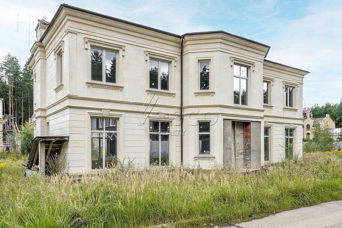 2-этажный коттедж 655 м² без отделки