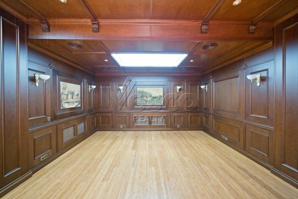 3-этажный коттедж 860 м² с отделкой