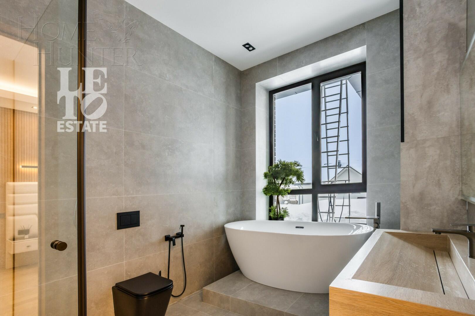 2-этажный коттедж 340 м² с отделкой