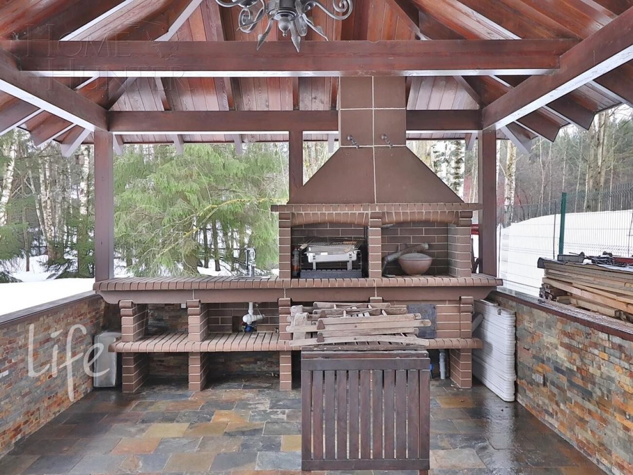 3-этажный коттедж 900 м² с отделкой