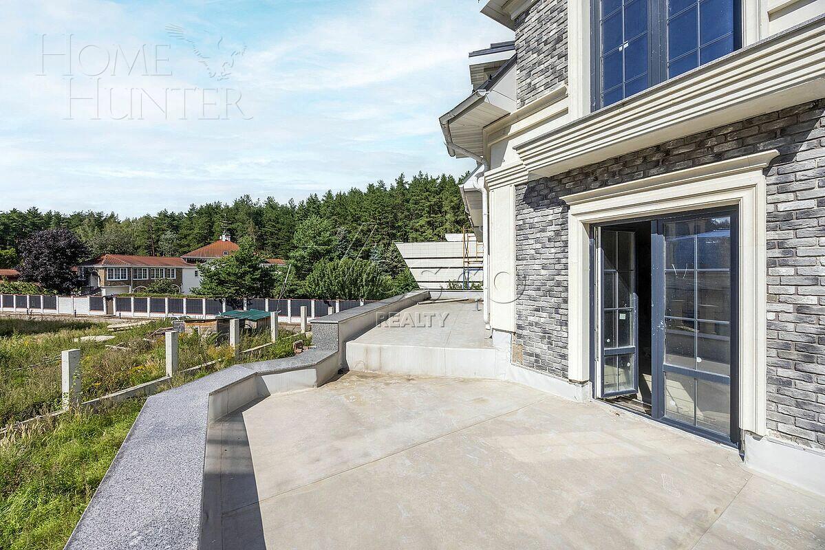 2-этажный коттедж 550 м² без отделки