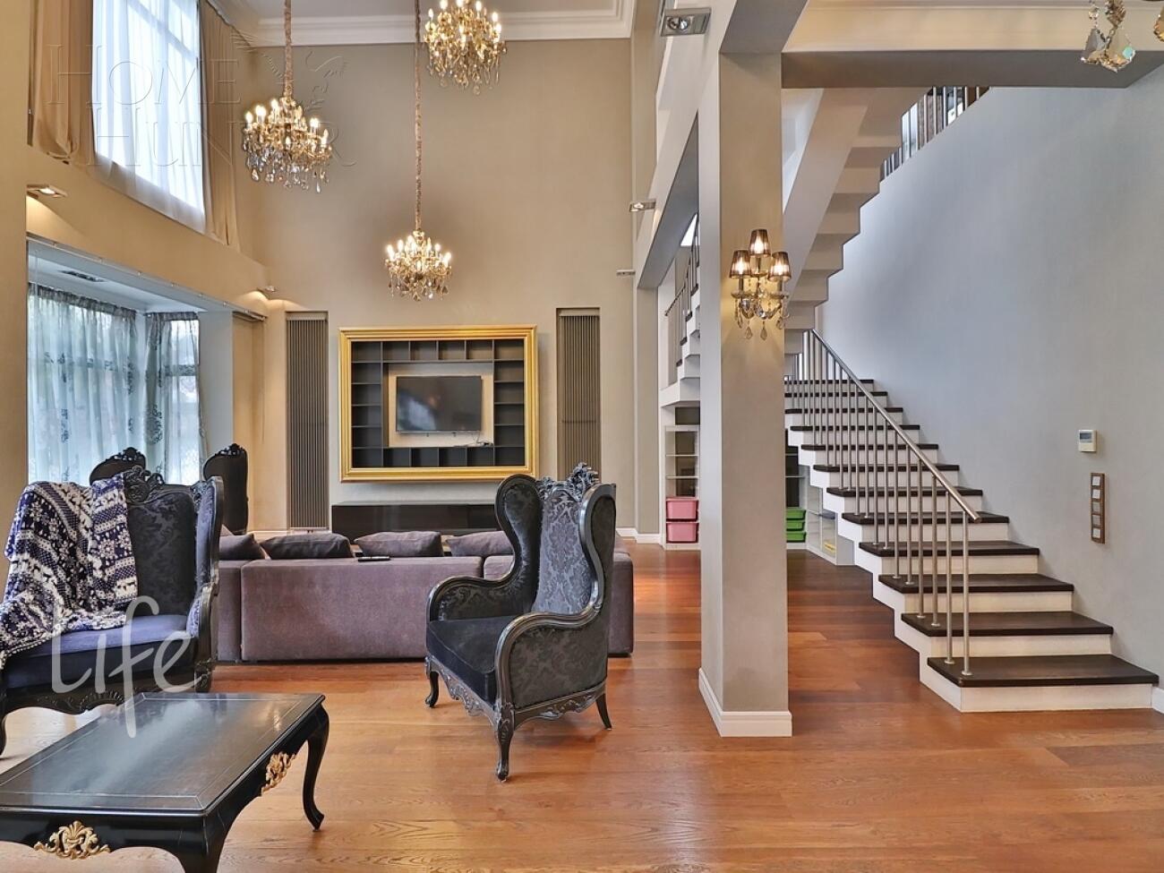 3-этажный коттедж 900 м² с отделкой