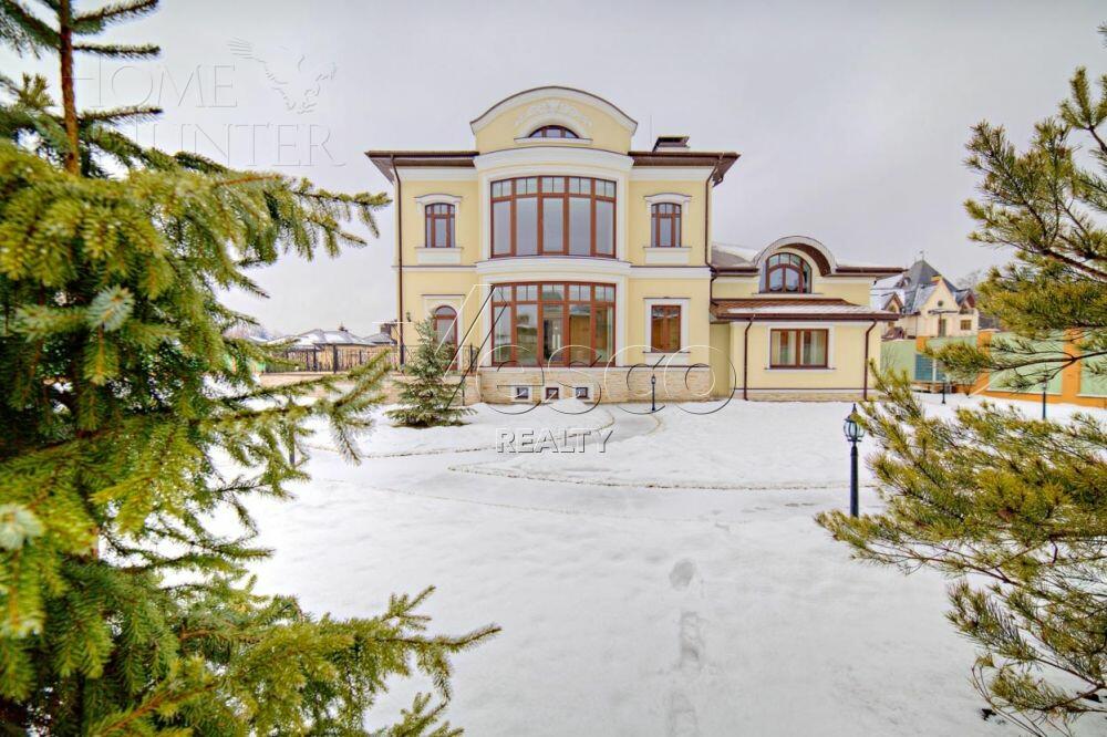 3-этажный коттедж 860 м² с отделкой