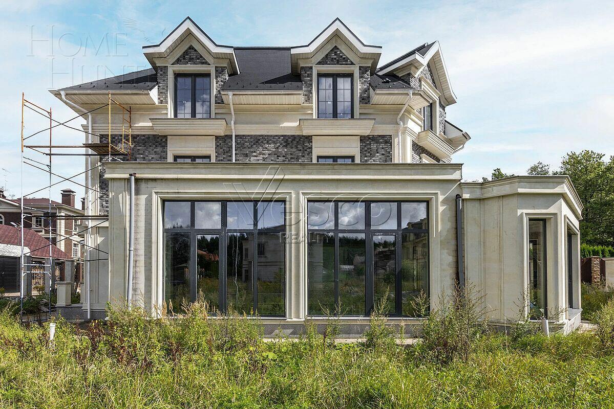 2-этажный коттедж 550 м² без отделки